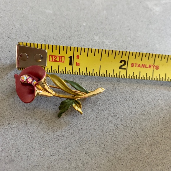 Calla Lily Brooch - Picture 5 of 5